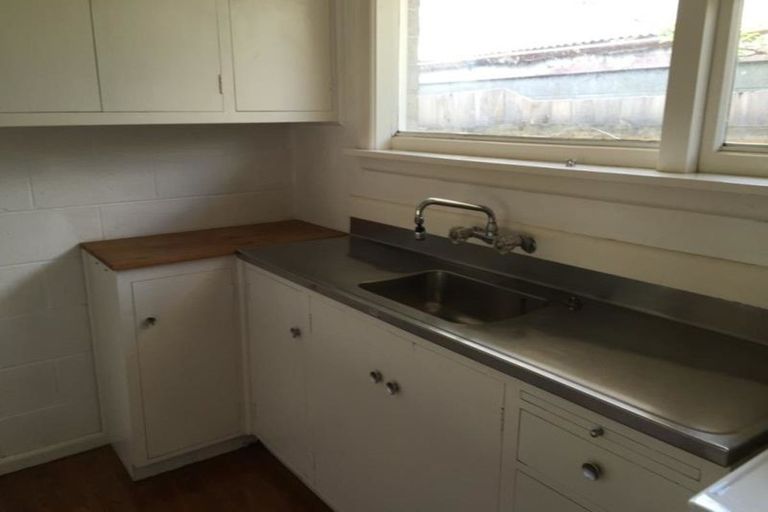 Photo of property in 2/96 Aikmans Road, Merivale, Christchurch, 8014