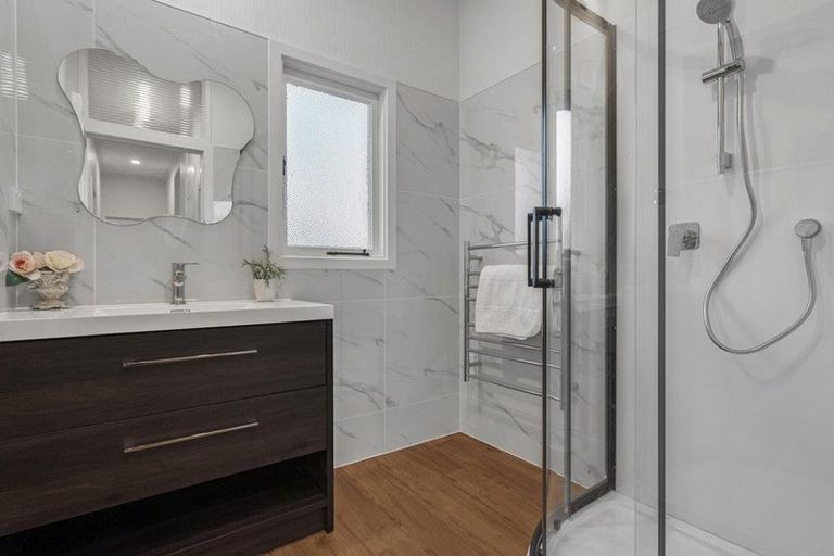 Photo of property in 1/13 Clevedon Road, Papakura, 2110