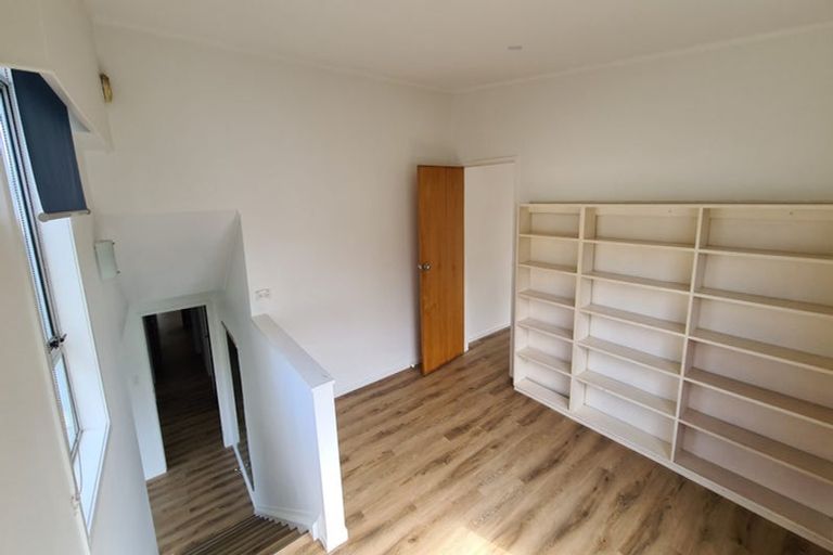 Photo of property in 28 Glynnbrooke Street, Te Atatu South, Auckland, 0610