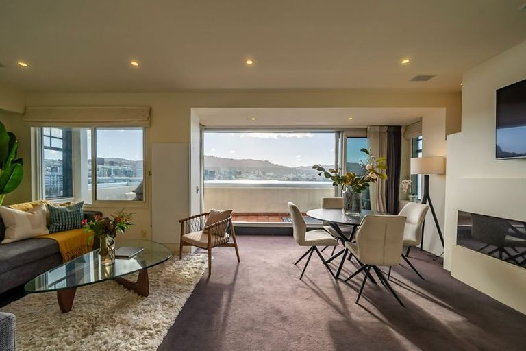 Photo of property in 4/154 Oriental Parade, Oriental Bay, Wellington, 6011