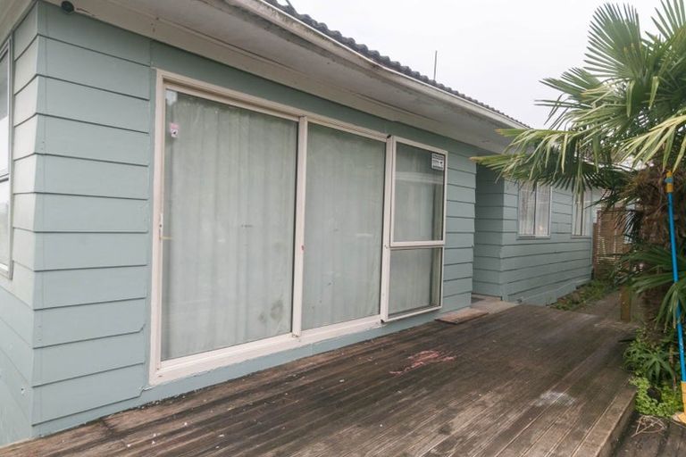 Photo of property in 6 Kilcar Place, Massey, Auckland, 0614