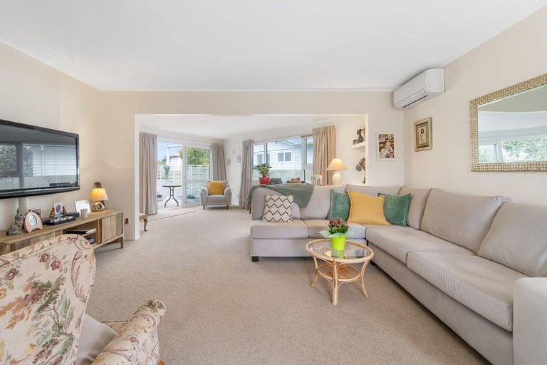 Photo of property in 89 Gloria Avenue, Te Atatu Peninsula, Auckland, 0610