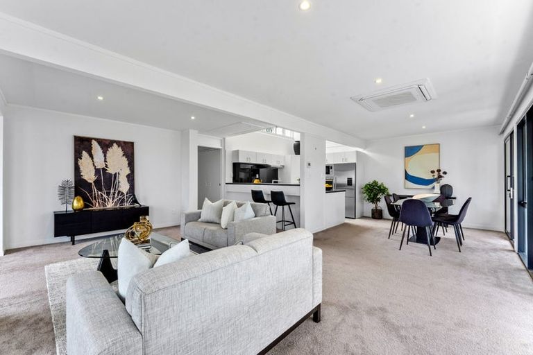 Photo of property in 1/62 Milford Road, Milford, Auckland, 0620