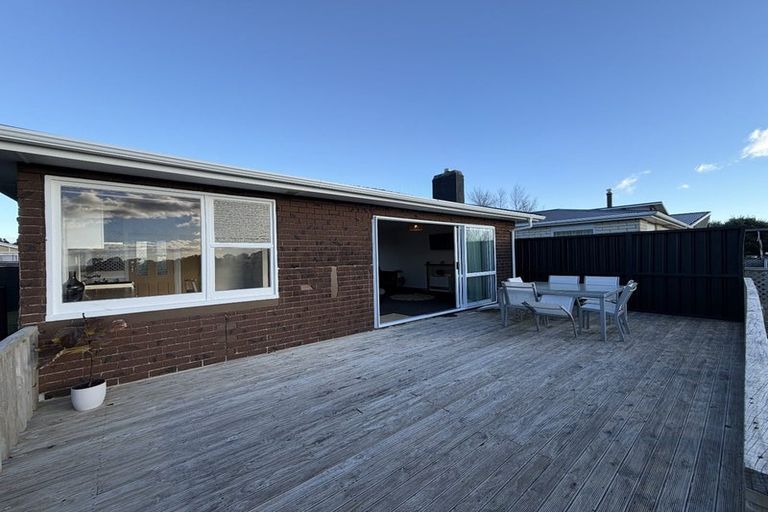 Photo of property in 44 Discovery Place, Marfell, New Plymouth, 4310