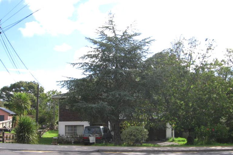 Photo of property in 107 View Road, Sunnyvale, Auckland, 0612