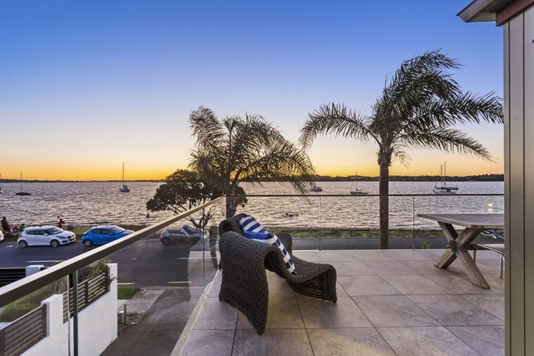 Photo of property in 14 The Parade, Bucklands Beach, Auckland, 2012