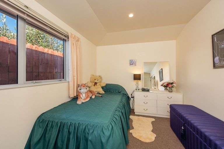 Photo of property in 2 Meadowvale Drive, Levin, 5510