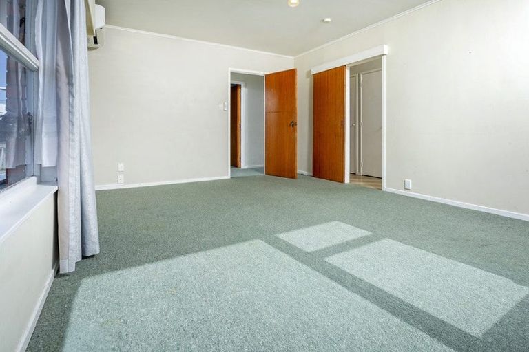 Photo of property in 1/18 Anne Road, Hillcrest, Auckland, 0627