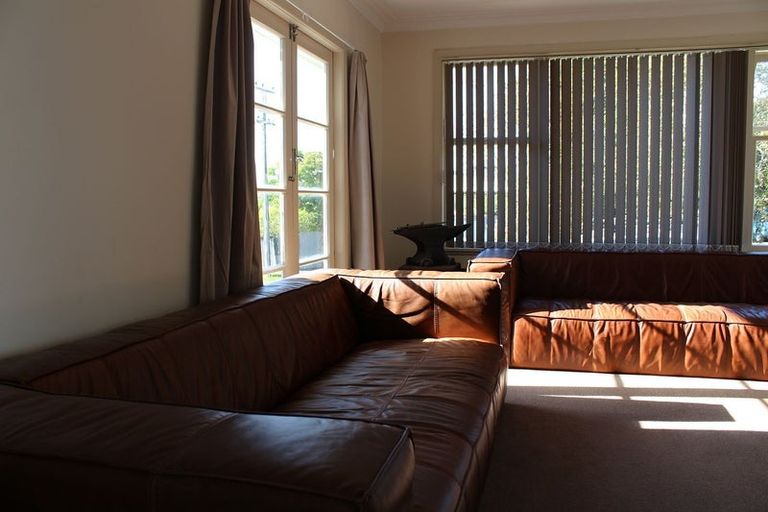 Photo of property in 3a Deuxberry Avenue, Northcote, Auckland, 0627