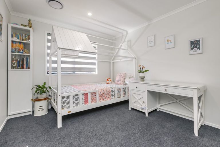 Photo of property in 55a Twin Parks Rise, Papakura, 2110