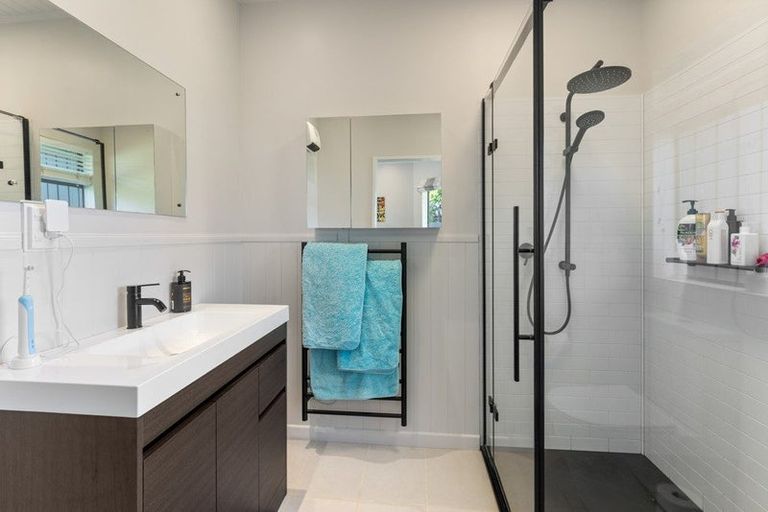 Photo of property in 21 Hurunui Street, Waikanae, 5036