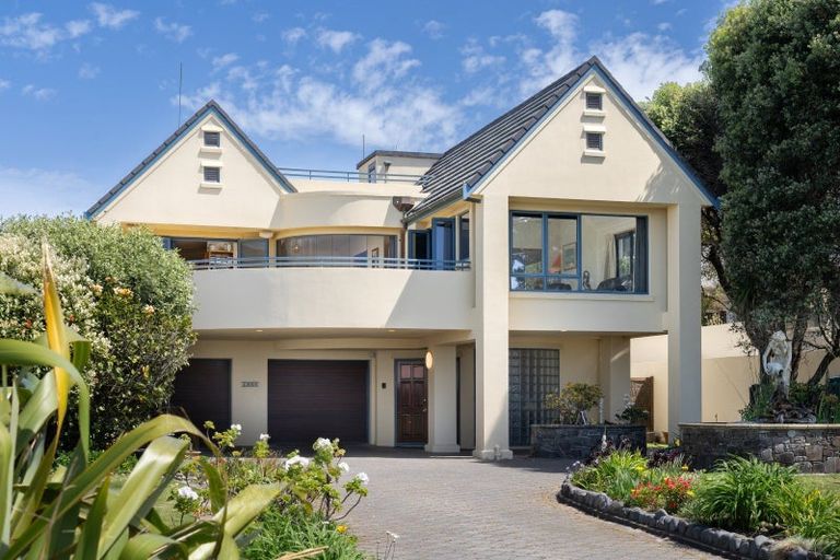 Photo of property in 190 Marine Parade, Mount Maunganui, 3116
