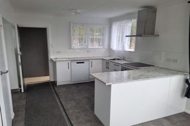 Photo of property in 9 Dampier Avenue, Awapuni, Palmerston North, 4412