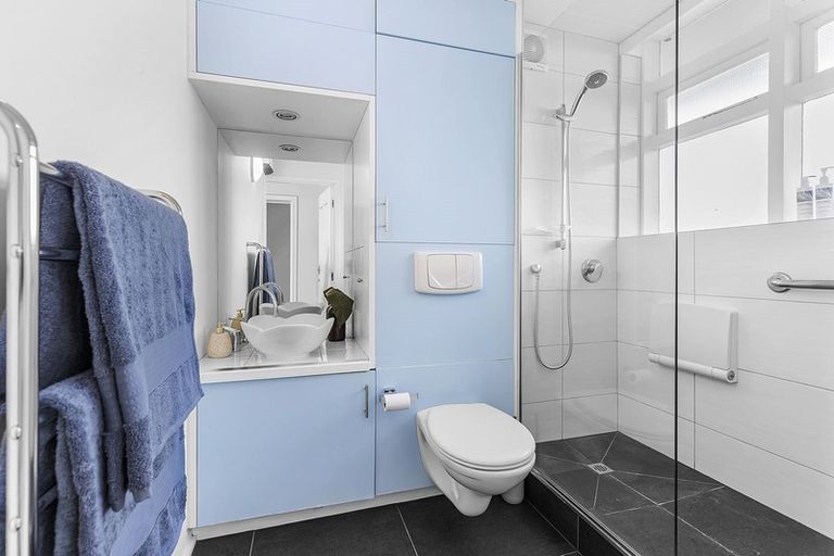 Photo of property in Gateway Apartments, 19 Maida Vale Road, Roseneath, Wellington, 6011