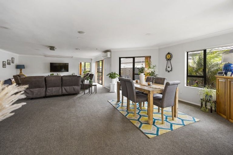 Photo of property in 18 Bucksburn Place, Greenmeadows, Napier, 4112