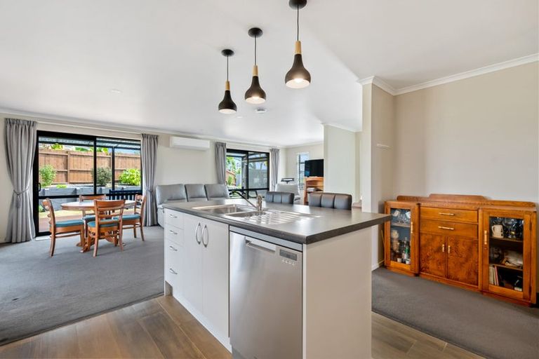 Photo of property in 50 Plover Street, One Tree Point, 0118