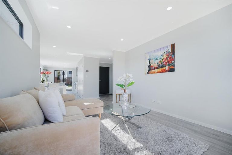 Photo of property in 8 Combat Street, Papakura, 2110