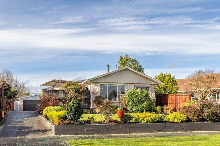 Photo of property in 24 Jenkins Avenue, Redwood, Christchurch, 8051