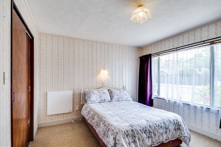 Photo of property in 1 Lowther Place, Taradale, Napier, 4112