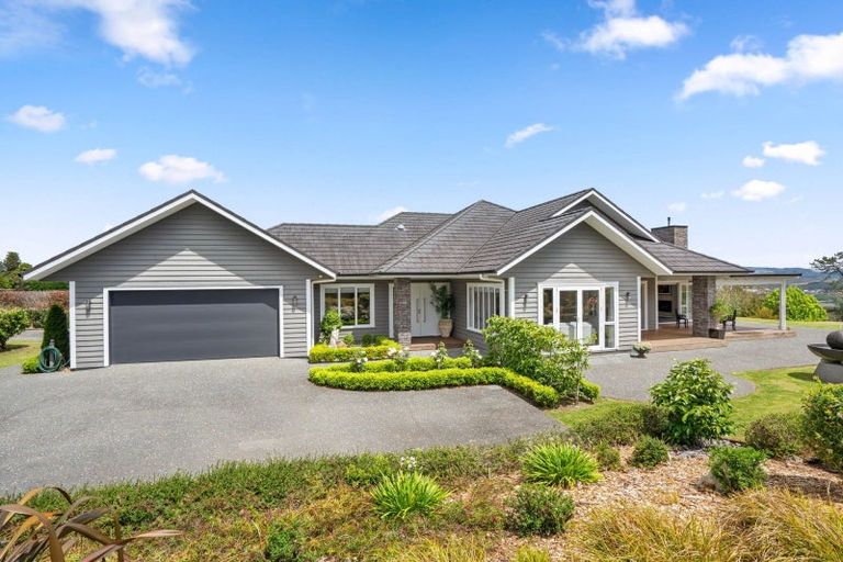 Photo of property in 14 Summerfield Way, Parahaki, Whangarei, 0112