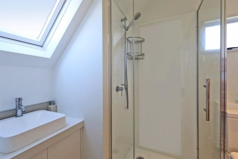 Photo of property in 8 Gilray Place, Waimarama, 4294