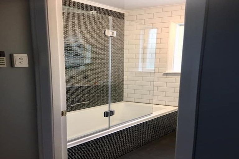 Photo of property in 34 Ranui Terrace, Tawa, Wellington, 5028