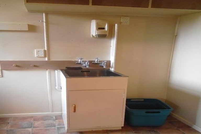 Photo of property in 17 Clifford Road, Johnsonville, Wellington, 6037