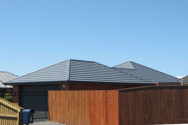 Photo of property in 8 Gwen Place, Redwood, Christchurch, 8051