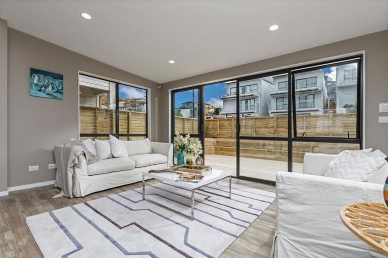 Photo of property in 29 Ascension Crescent, Orewa, 0931