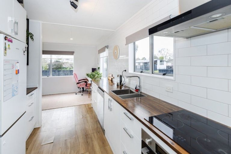 Photo of property in 11 Purcell Place, Melville, Hamilton, 3206