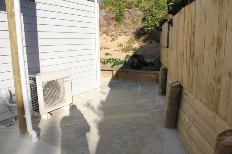 Photo of property in 6/61 Black Rock Road, Newlands, Wellington, 6037