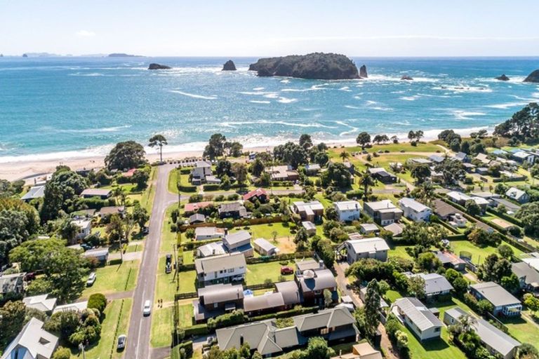 Photo of property in 17 Hahei Beach Road, Hahei, Whitianga, 3591