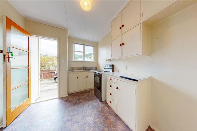 Photo of property in 50a Seddon Street, Wallaceville, Upper Hutt, 5018