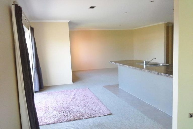 Photo of property in 3 Manuka Place, Whalers Gate, New Plymouth, 4310