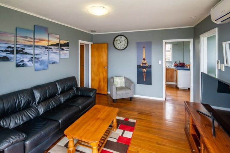 Photo of property in 219 Dowse Drive, Maungaraki, Lower Hutt, 5010