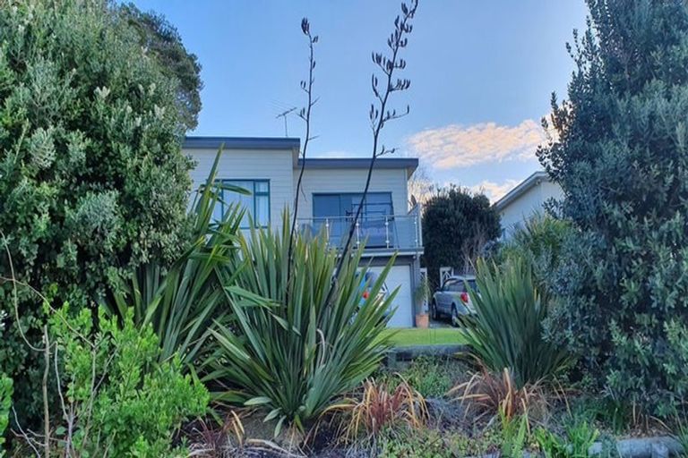 Photo of property in 8 Swann Beach Road, Stanmore Bay, Whangaparaoa, 0932