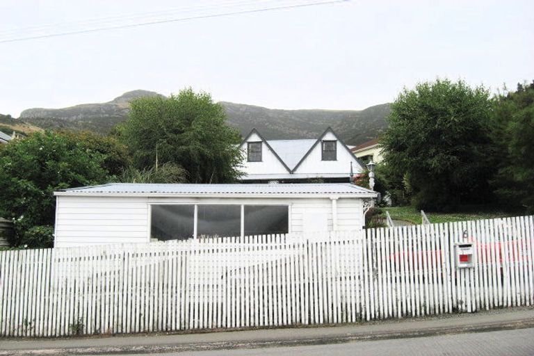 Photo of property in 8 Godley Quay, Lyttelton, 8082