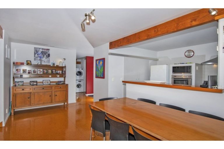 Photo of property in 25 Tapeka Road, Russell, 0202