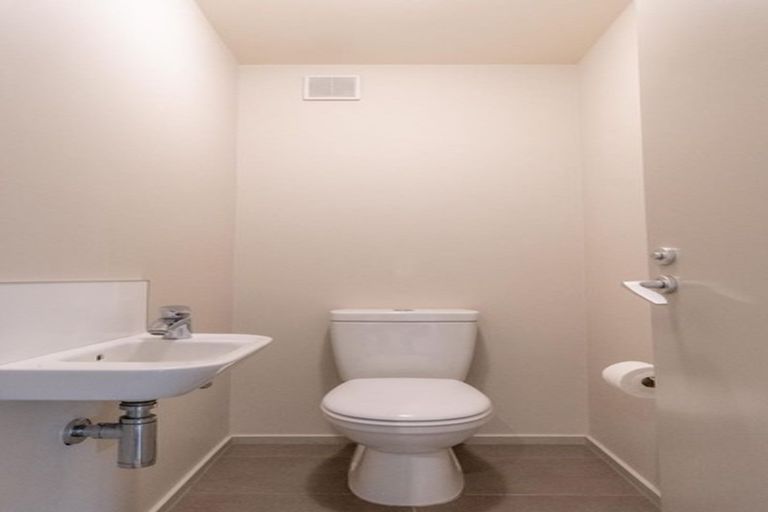 Photo of property in 15a Burdale Street, Riccarton, Christchurch, 8011