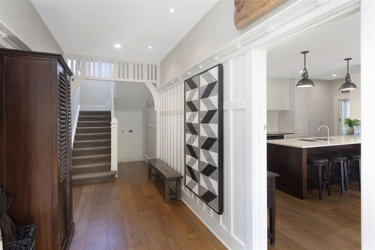 Photo of property in 37 Winchester Street, Merivale, Christchurch, 8014