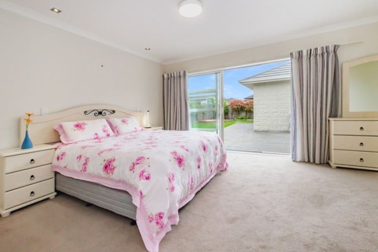Photo of property in 7 Otupoa Way, Paraparaumu, 5032