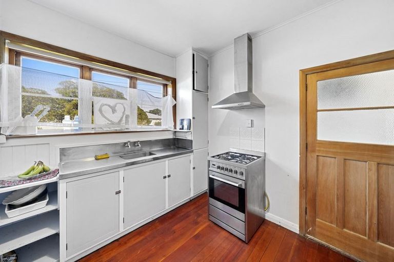 Photo of property in 14 Tirangi Road, Moera, Lower Hutt, 5010
