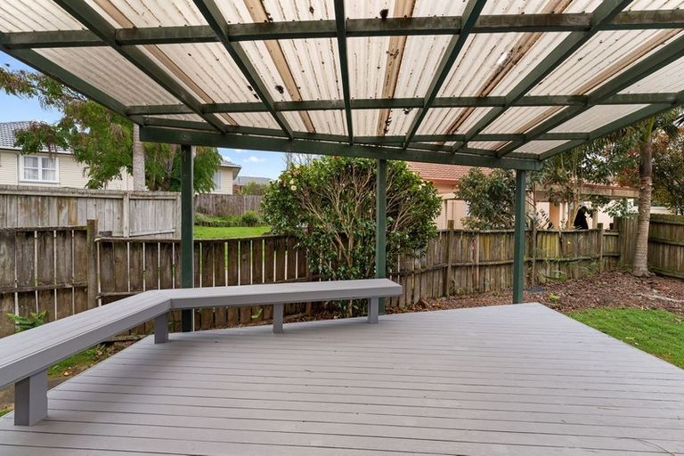 Photo of property in 2/92 Target Road, Totara Vale, Auckland, 0629