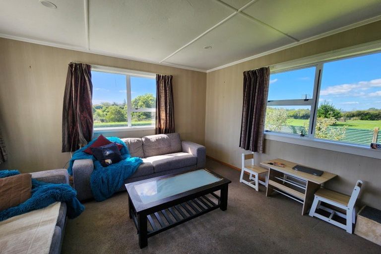 Photo of property in 18 Rugby Road, Tariki, Inglewood, 4388