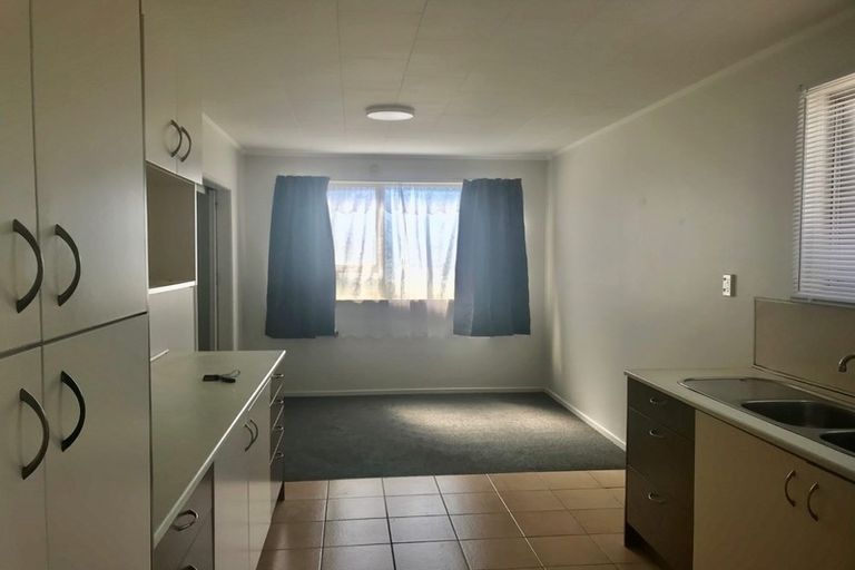 Photo of property in 6 Desford Place, Mangere, Auckland, 2022