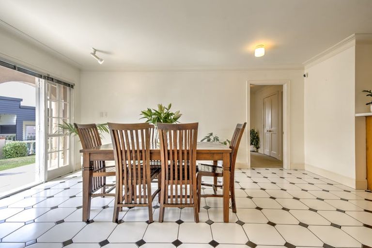 Photo of property in 145a Clarence Street, Hamilton Lake, Hamilton, 3204