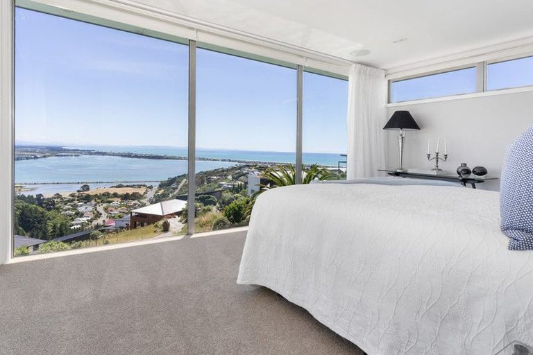 Photo of property in 8 Avery Place, Redcliffs, Christchurch, 8081