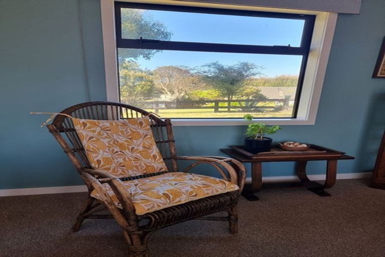 Photo of property in 23 Paetawa Road, Peka Peka, Waikanae, 5391