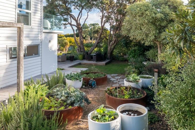 Photo of property in 5 Wharemauku Road, Raumati Beach, Paraparaumu, 5032