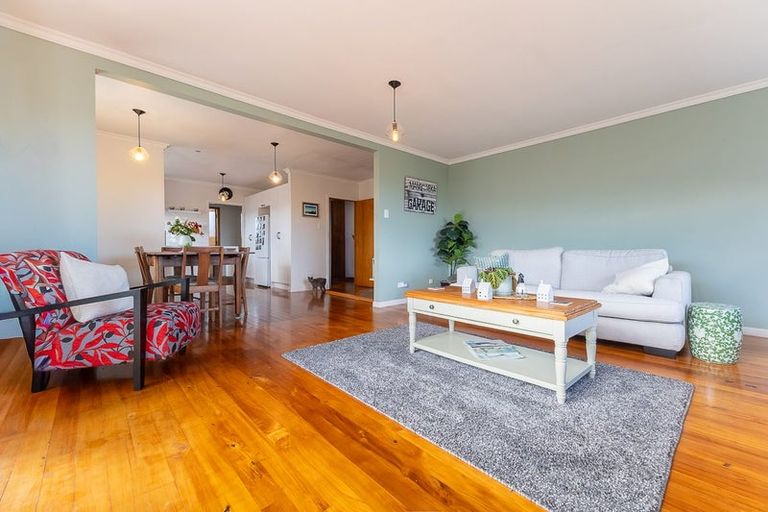 Photo of property in 27 Aorangi Road, Paraparaumu, 5032